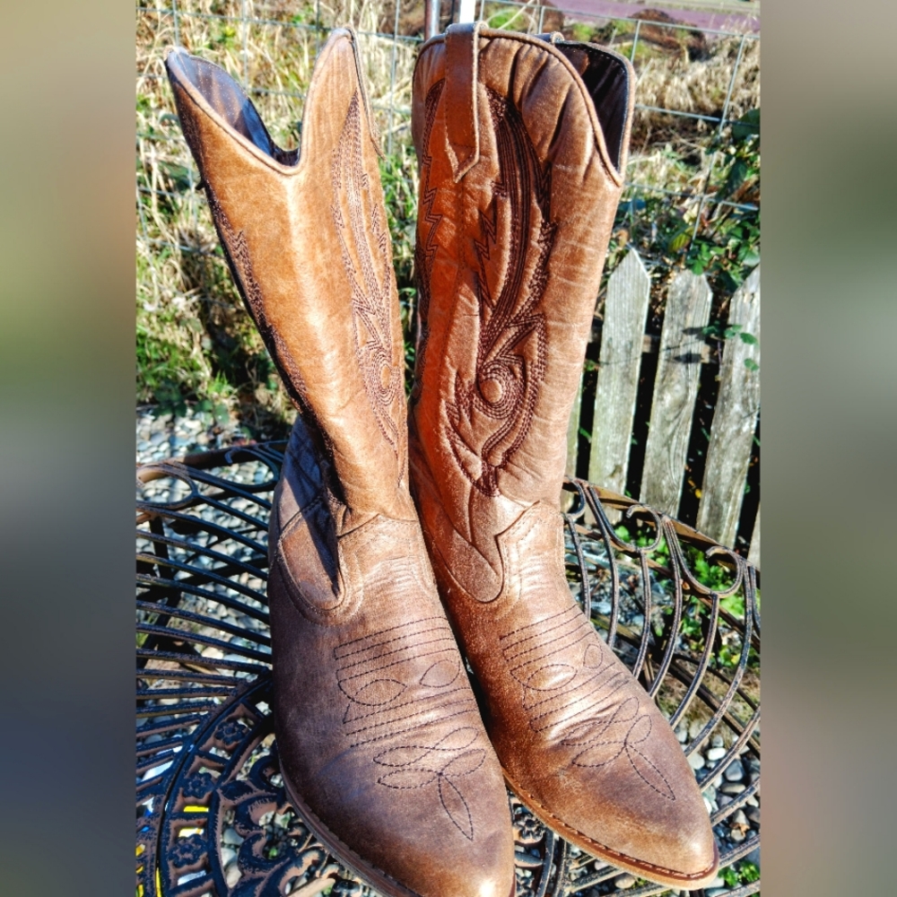 "Gaucho" Coconuts by Matisse Cowboy Boots, Tan. Sz 10M